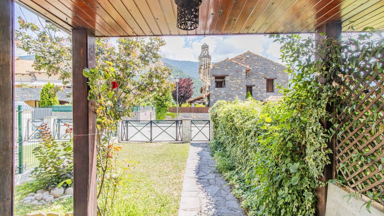 Photo of Outdoor in Fiscal