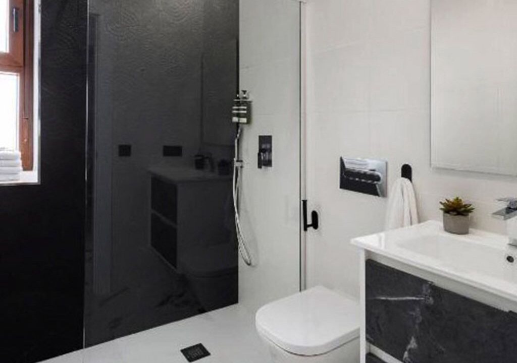 Photo of Bathroom in Andujar