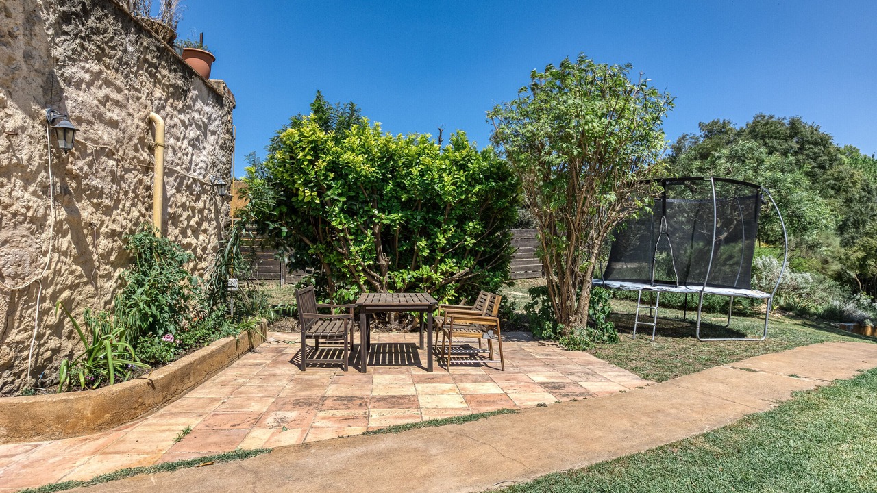 Photo of Outdoor in Borrassa