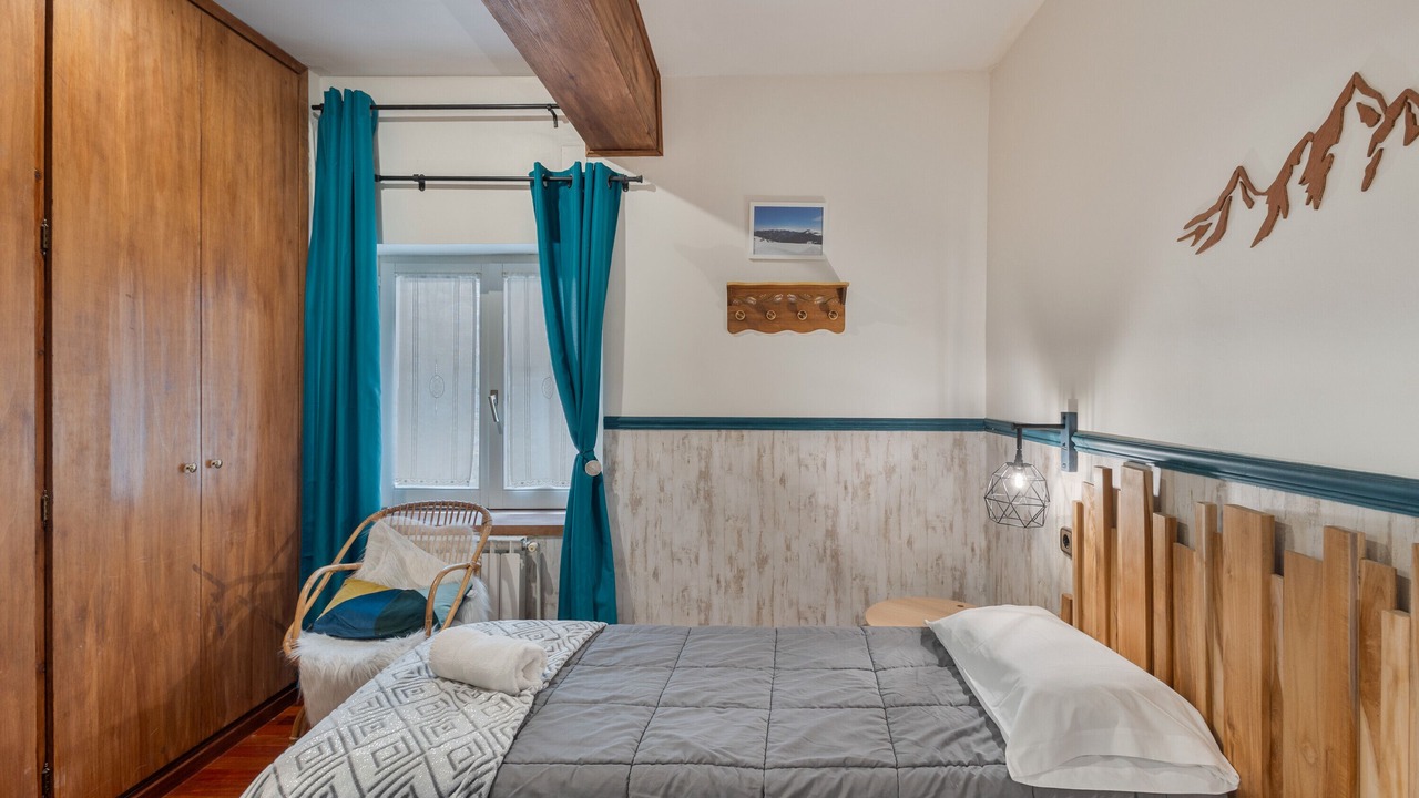 Photo of Bedroom in Alp