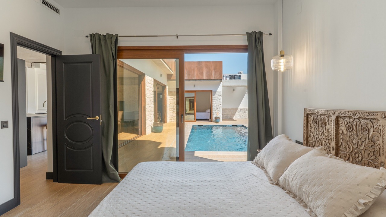Photo of Bedroom in Coin