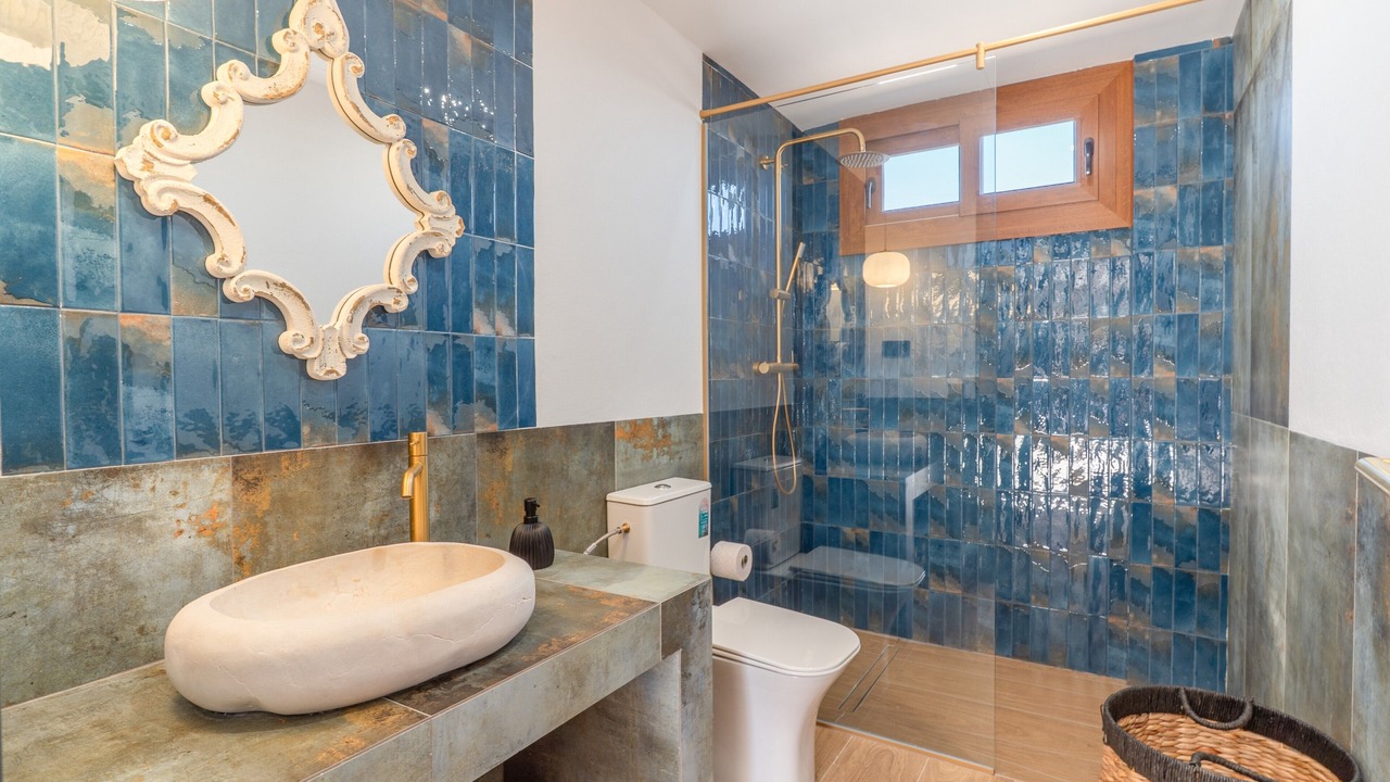 Photo of Bathroom in Coin