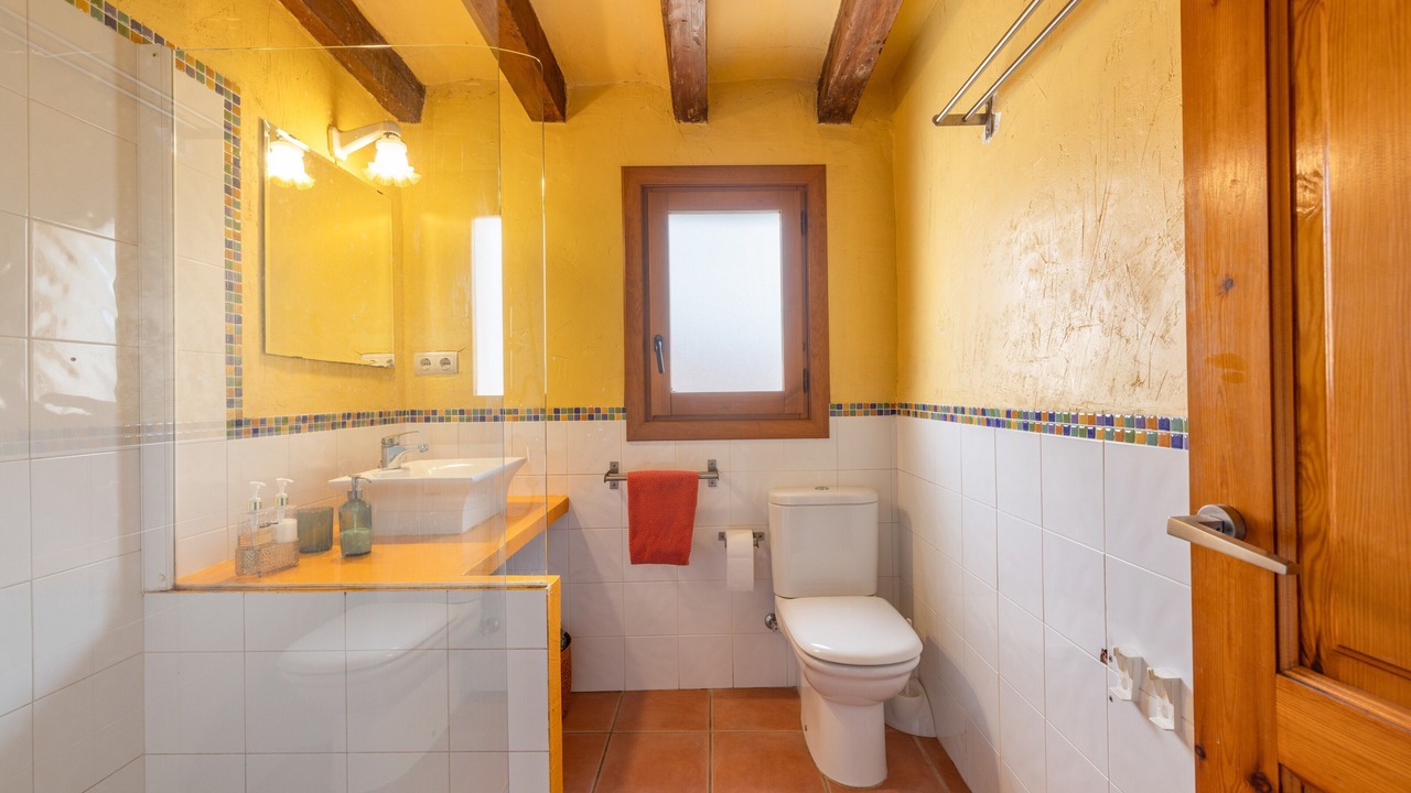 Photo of Bathroom in Pira