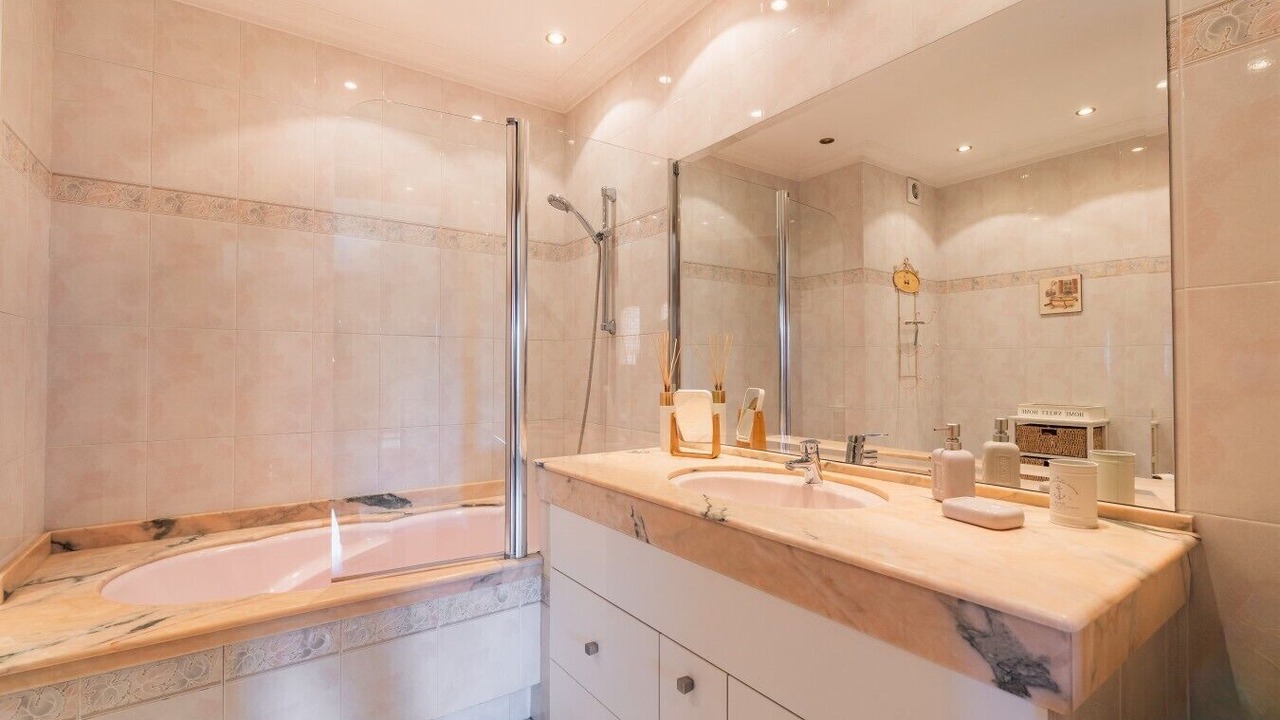 Photo of Bathroom in Riumors