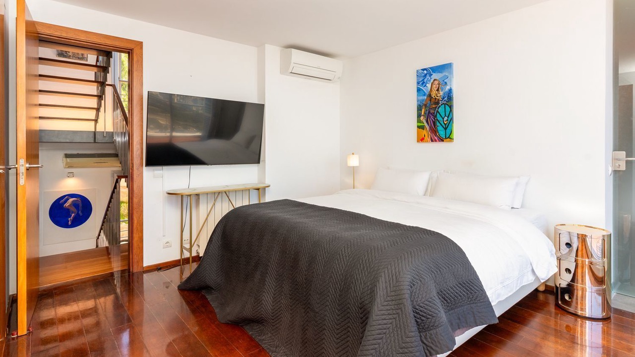 Photo of Bedroom in Quint Mar