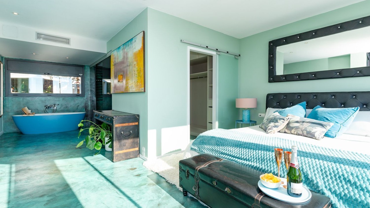 Photo of Bedroom in Quint Mar