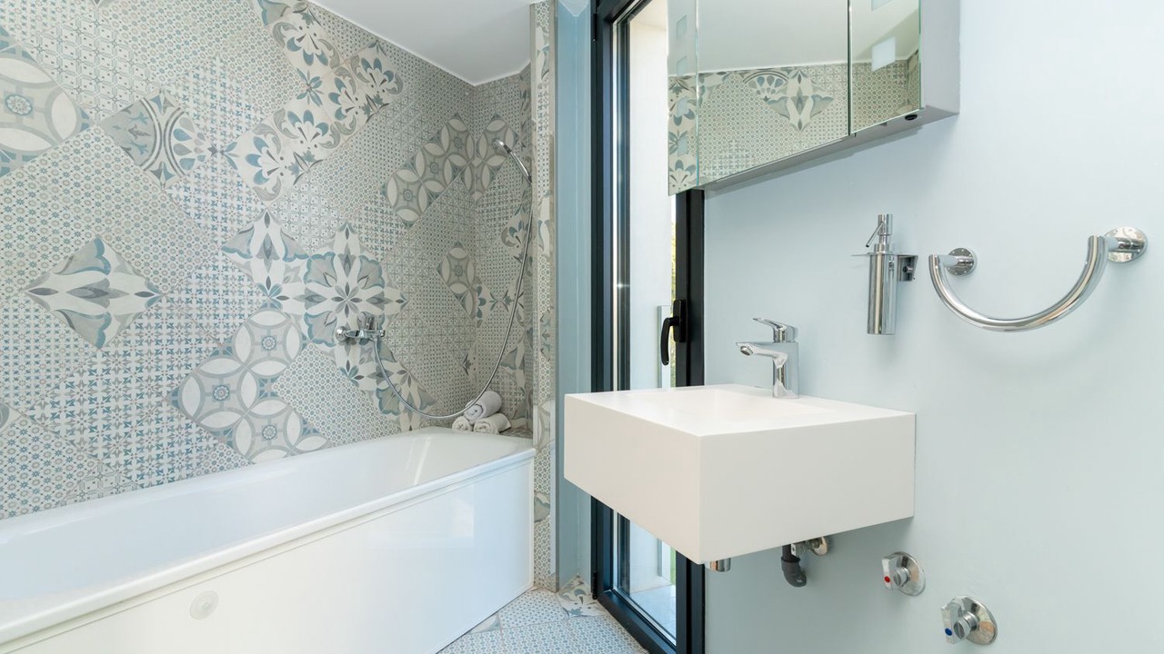 Photo of Bathroom in Quint Mar