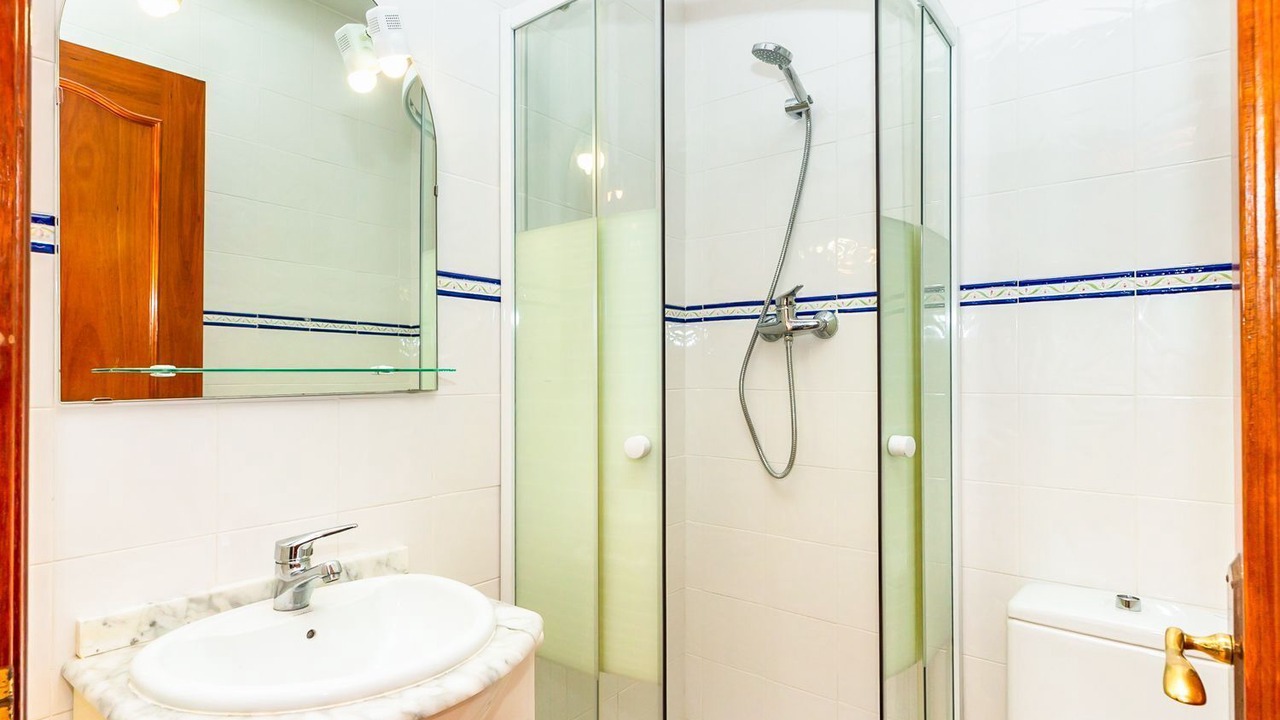Photo of Bathroom in Quint Mar