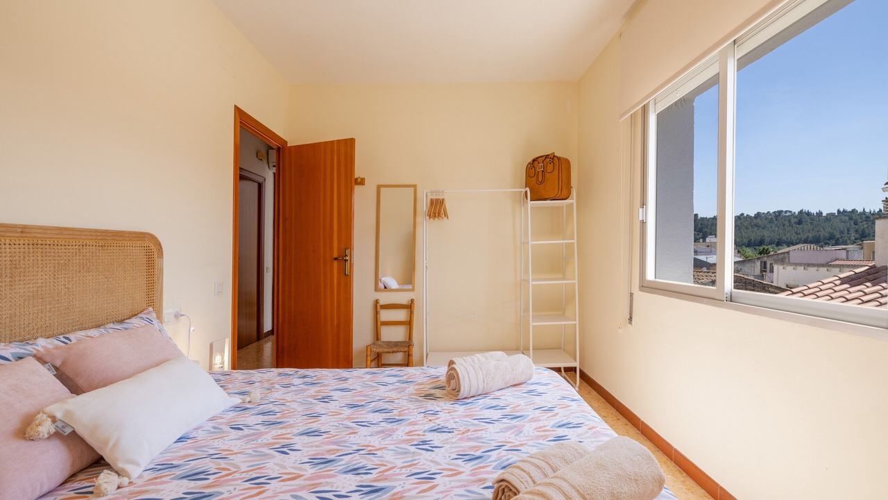 Photo of Bedroom in Tivenys