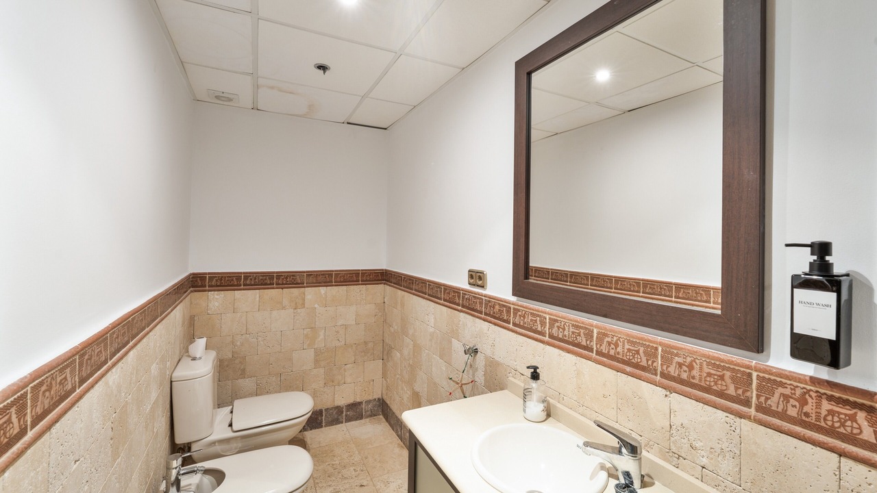 Photo of Bathroom in Coin