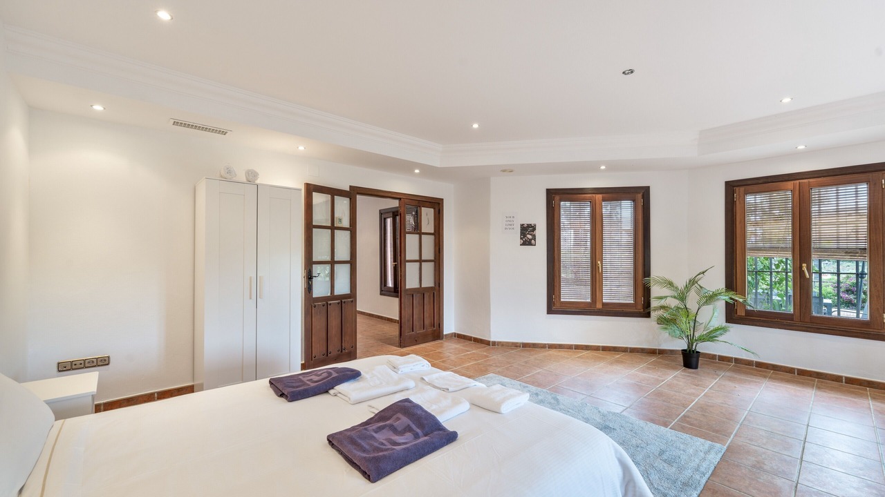 Photo of Bedroom in Coin