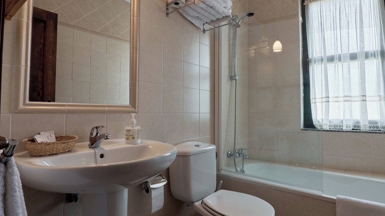 Photo of Bathroom in Santa Cruz de Montes