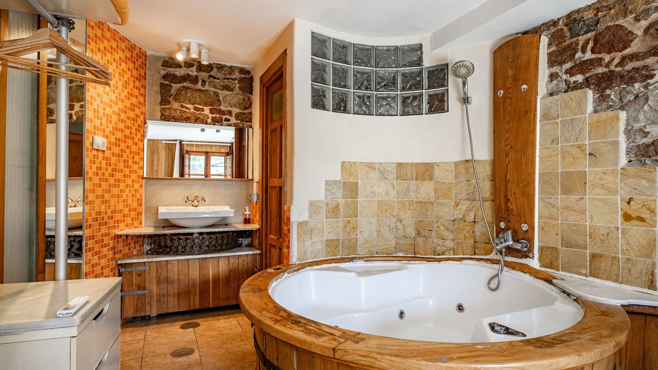 Photo of Bathroom in Precendi