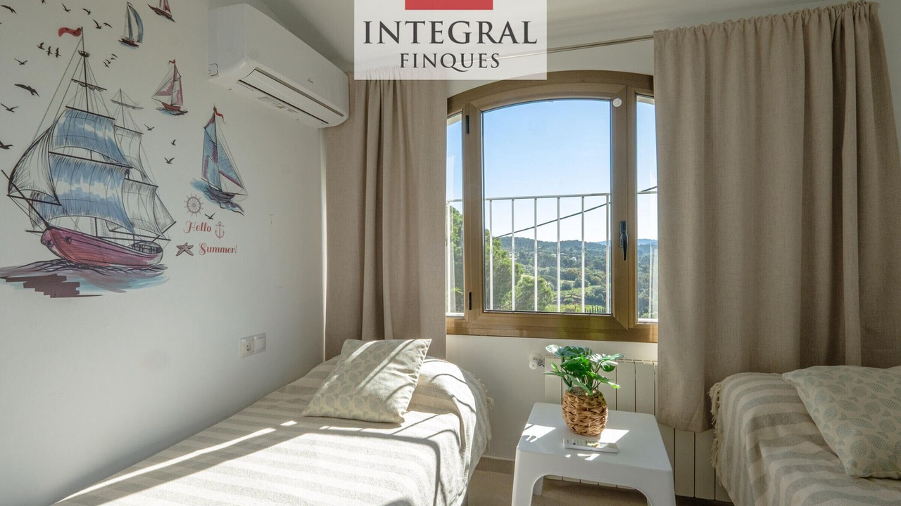 Photo of Bedroom in Vall-Llobrega