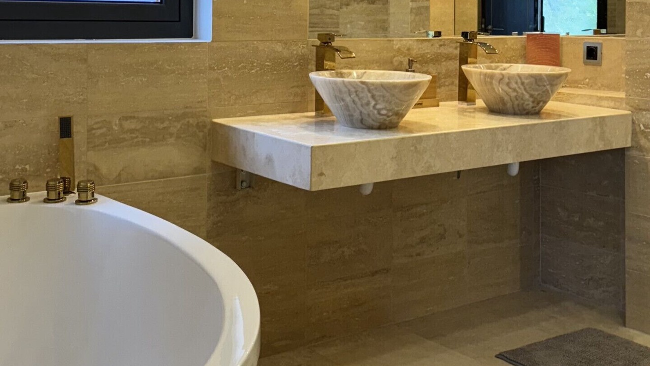 Photo of Bathroom in Llanca