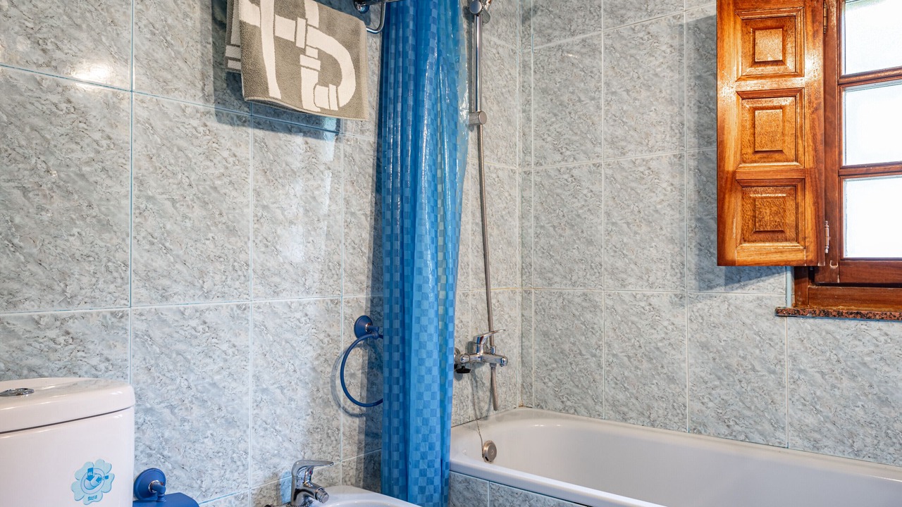Photo of Bathroom in Barzana