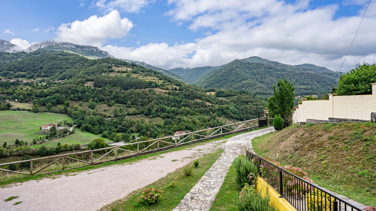 Photo of Outdoor in Barzana