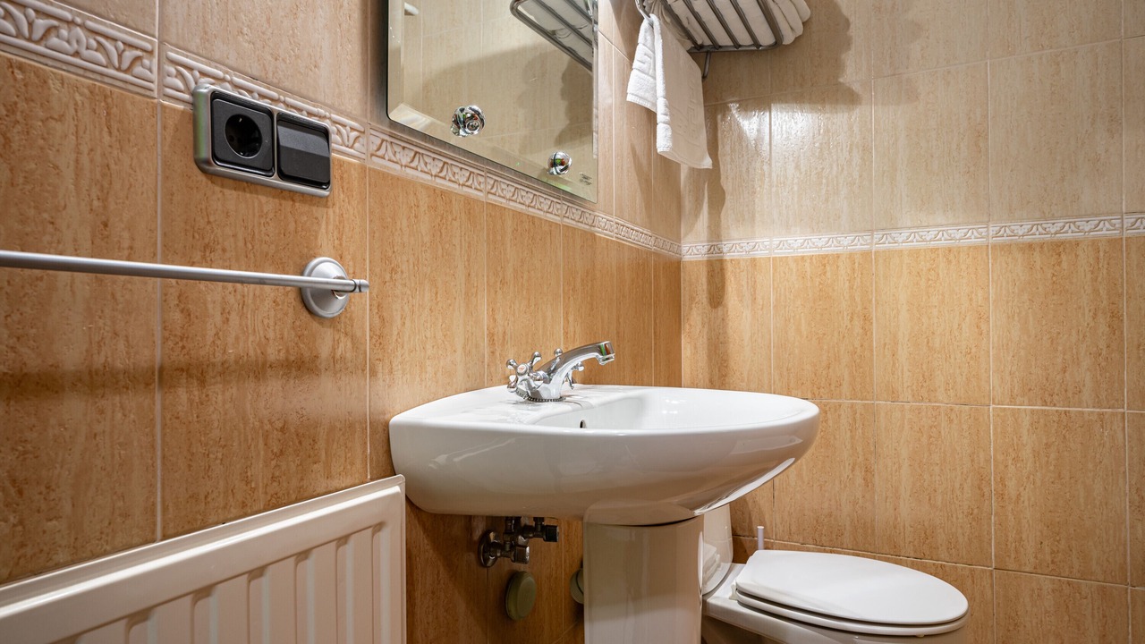Photo of Bathroom in Barzana