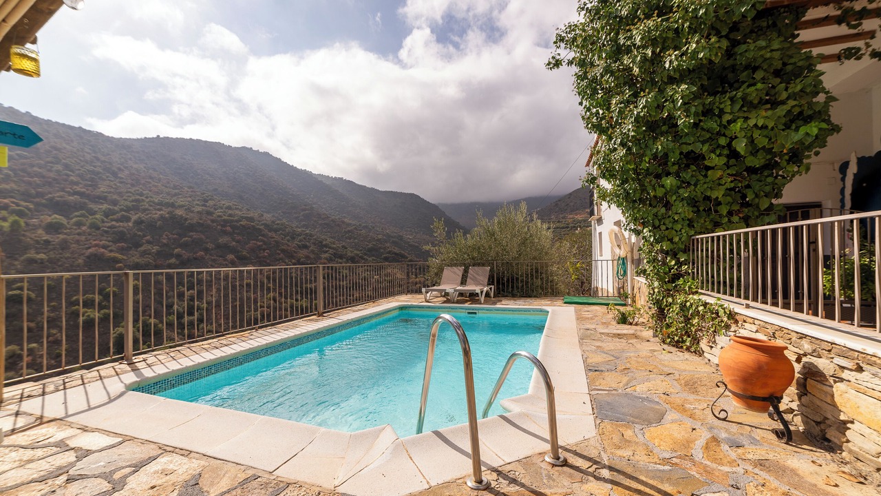 Photo of Outdoor in Laroya