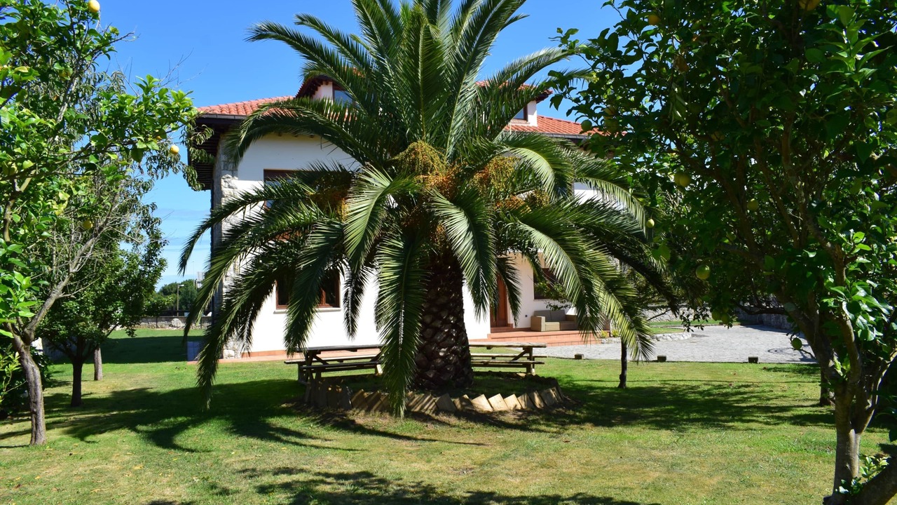 Photo of Outdoor in Naves