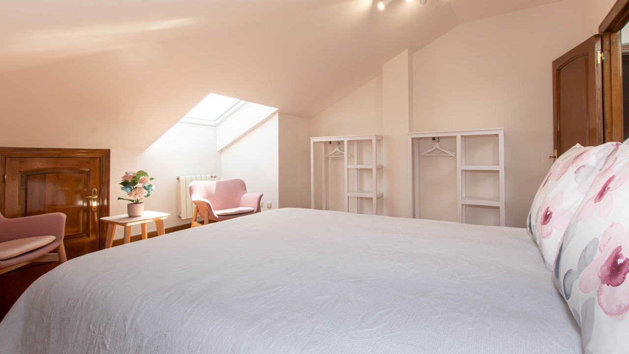 Photo of Bedroom in Naves