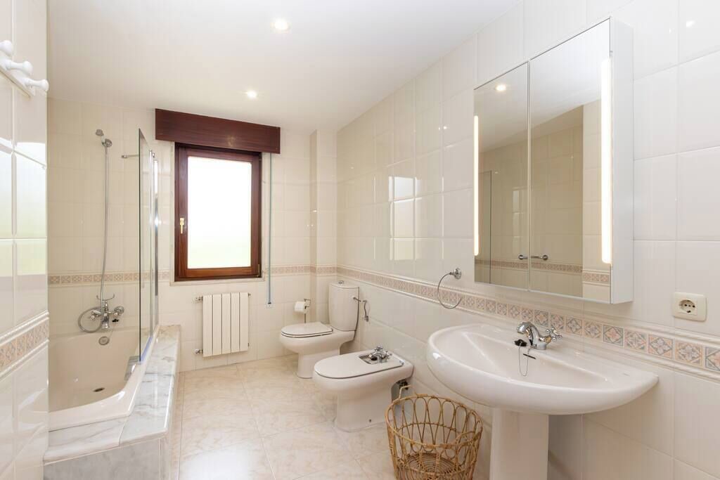 Photo of Bathroom in Naves