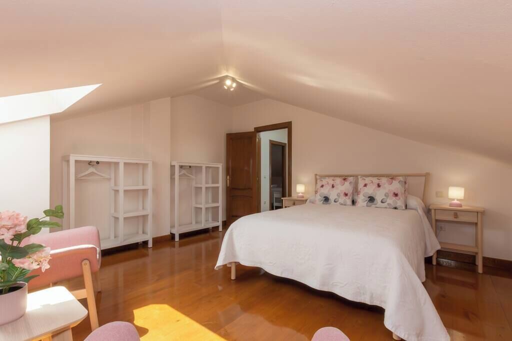 Photo of Bedroom in Naves