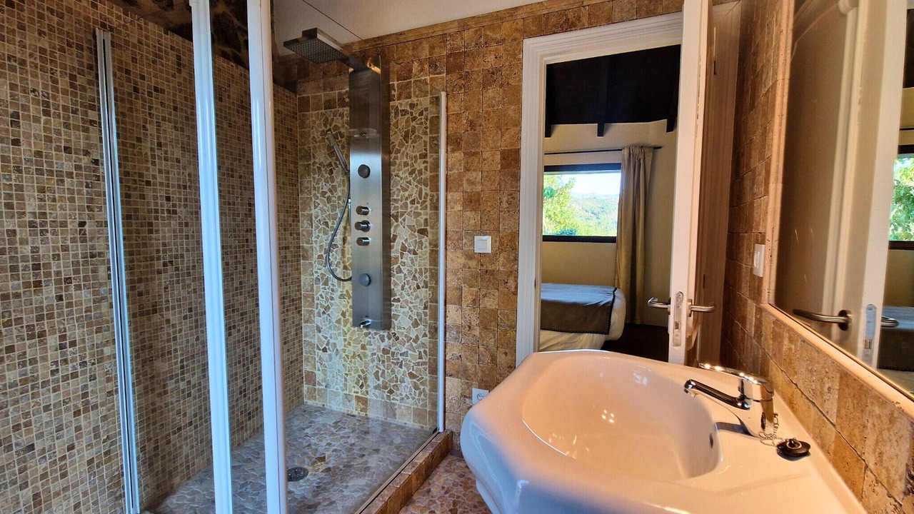 Photo of Bathroom in Muinos