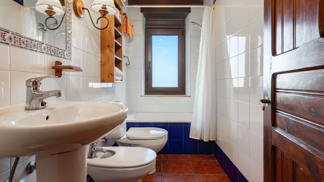 Photo of Bathroom in Villaviciosa