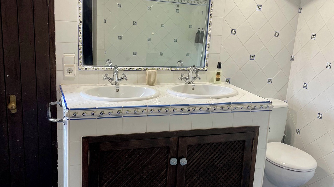 Photo of Bathroom in Portol