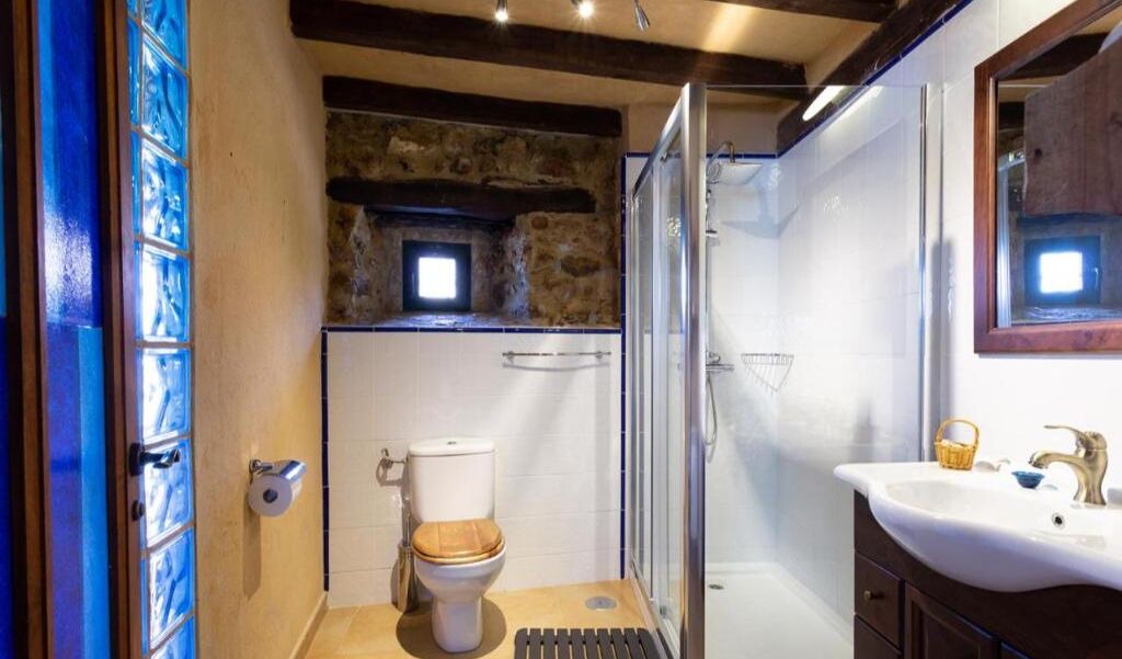 Photo of Bathroom in Revelillas
