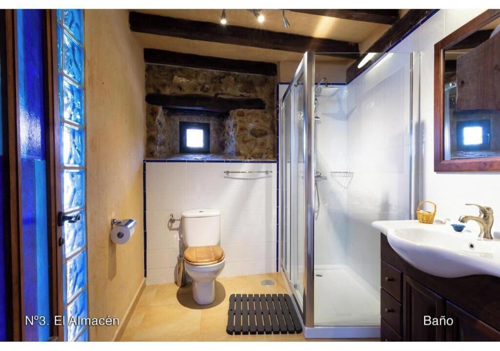 Photo of Bathroom in Revelillas
