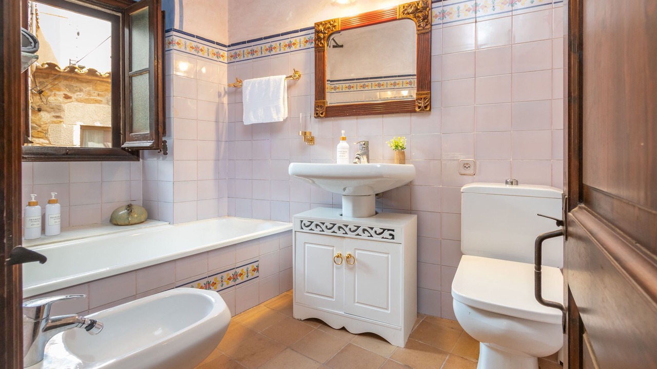 Photo of Bathroom in Castell d'Emporda