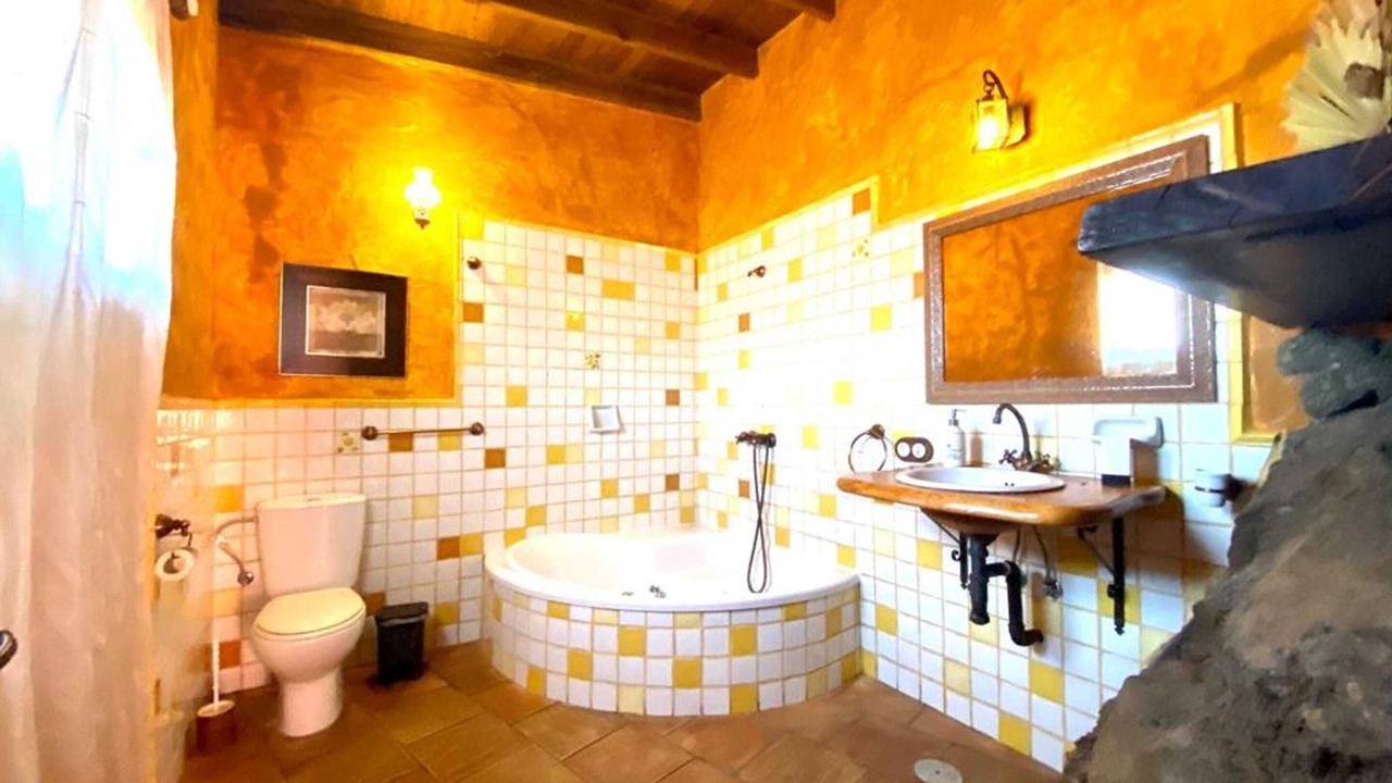 Photo of Bathroom in Isora