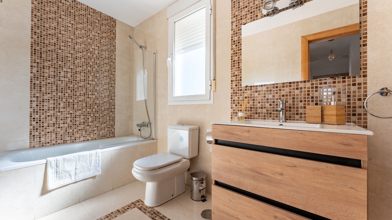 Photo of Bathroom in Torrequebrada
