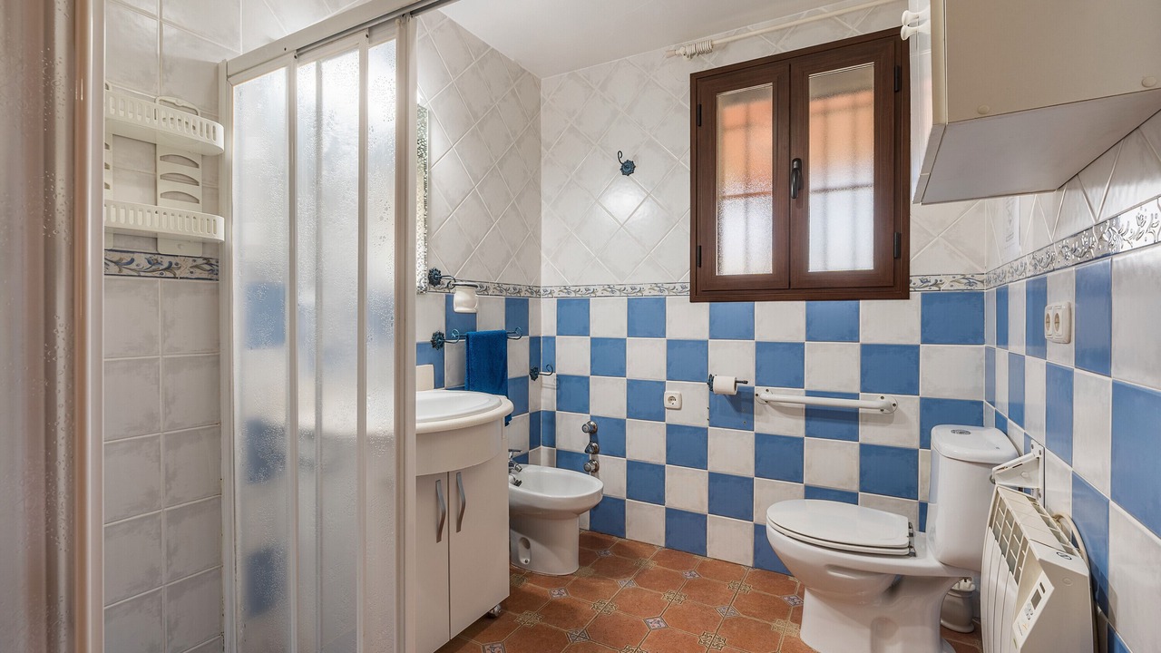 Photo of Bathroom in Carcabuey