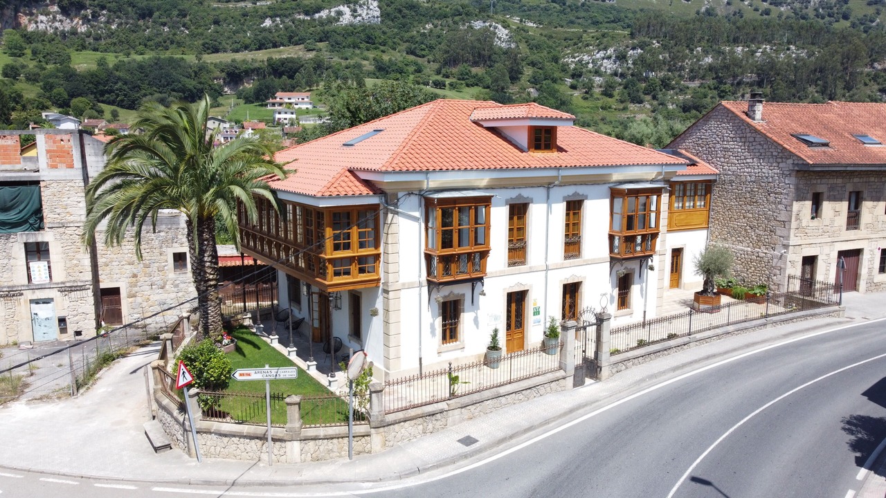 Photo of Outdoor in Panes