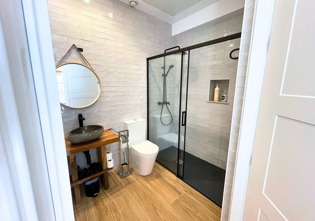 Photo of Bathroom in Panes