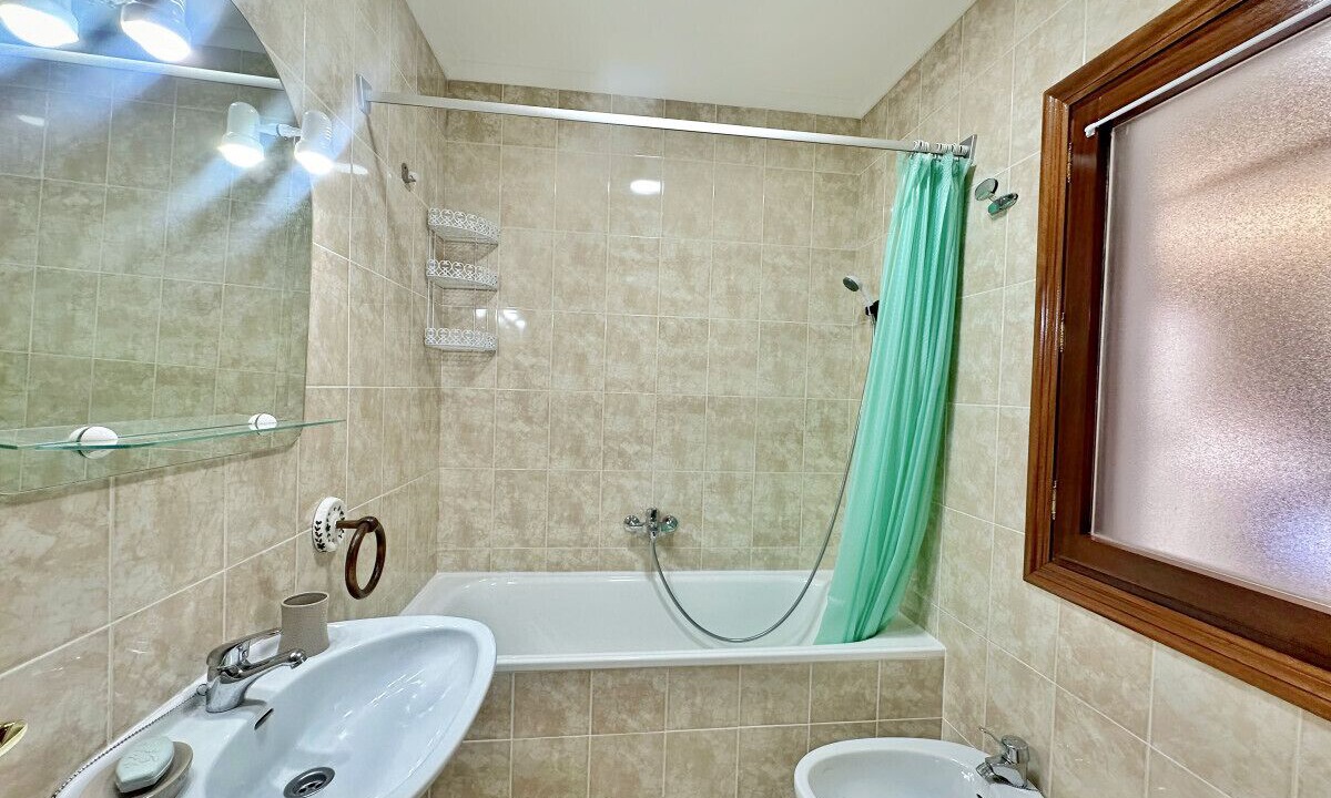 Photo of Bathroom in Loredo