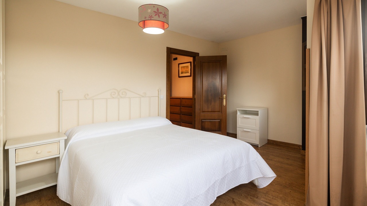 Photo of Bedroom in Poo