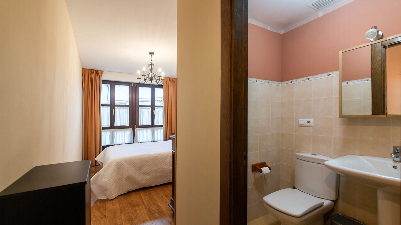 Photo of Bedroom in Poo