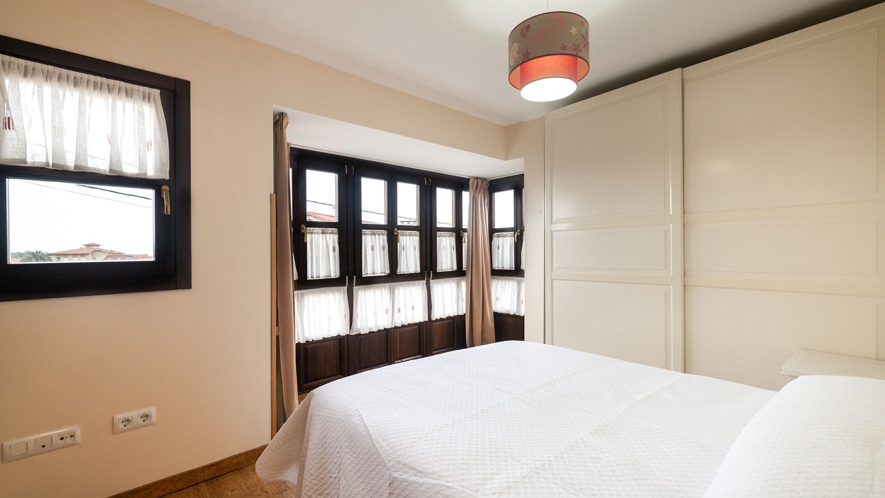 Photo of Bedroom in Poo