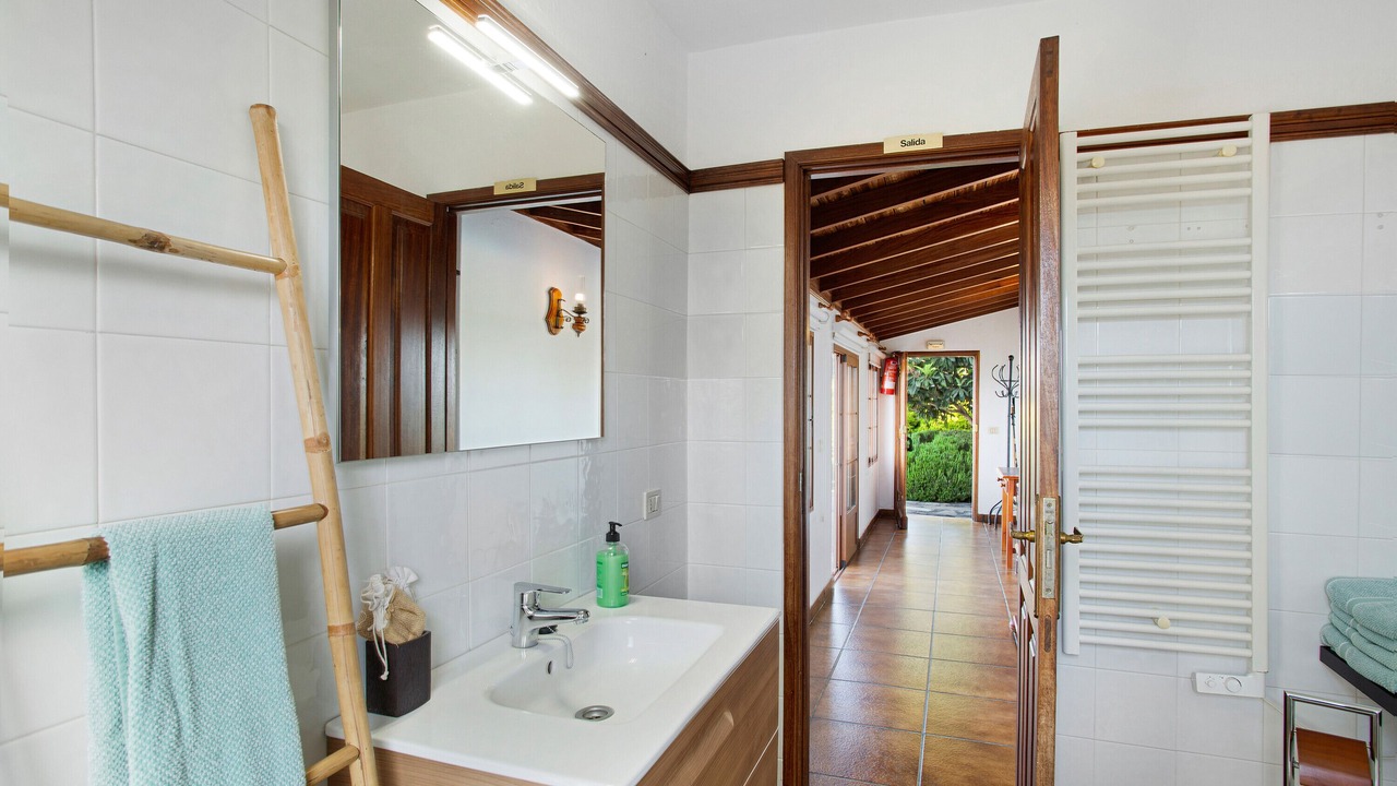 Photo of Bathroom in Tijarafe