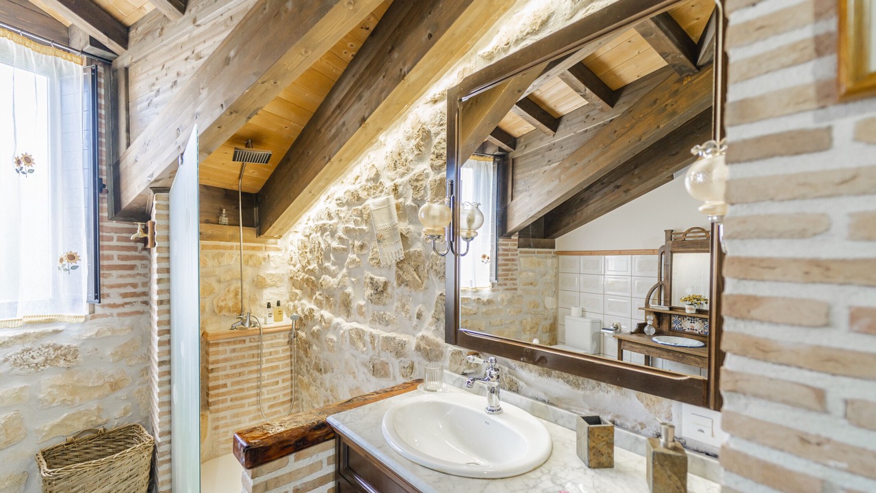 Photo of Bathroom in Moral de Hornuez