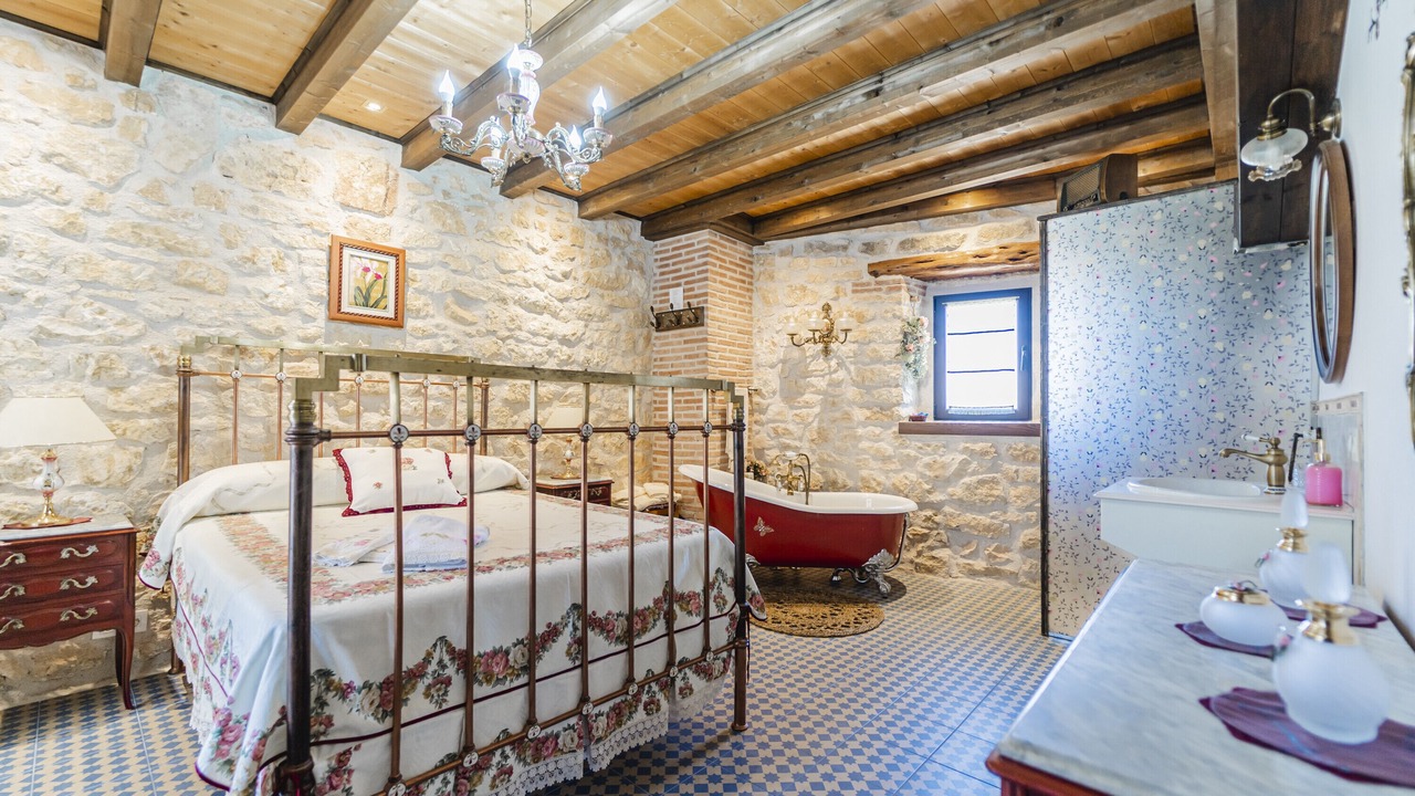 Photo of Bedroom in Moral de Hornuez