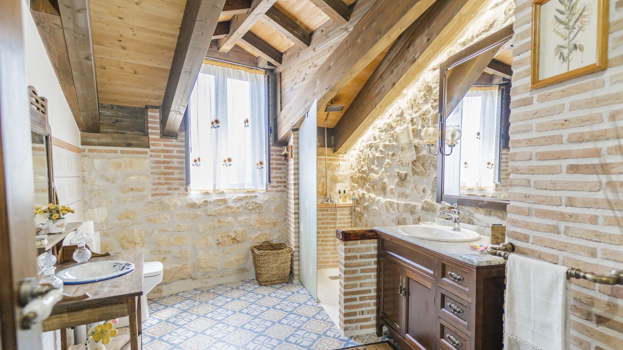Photo of Bathroom in Moral de Hornuez