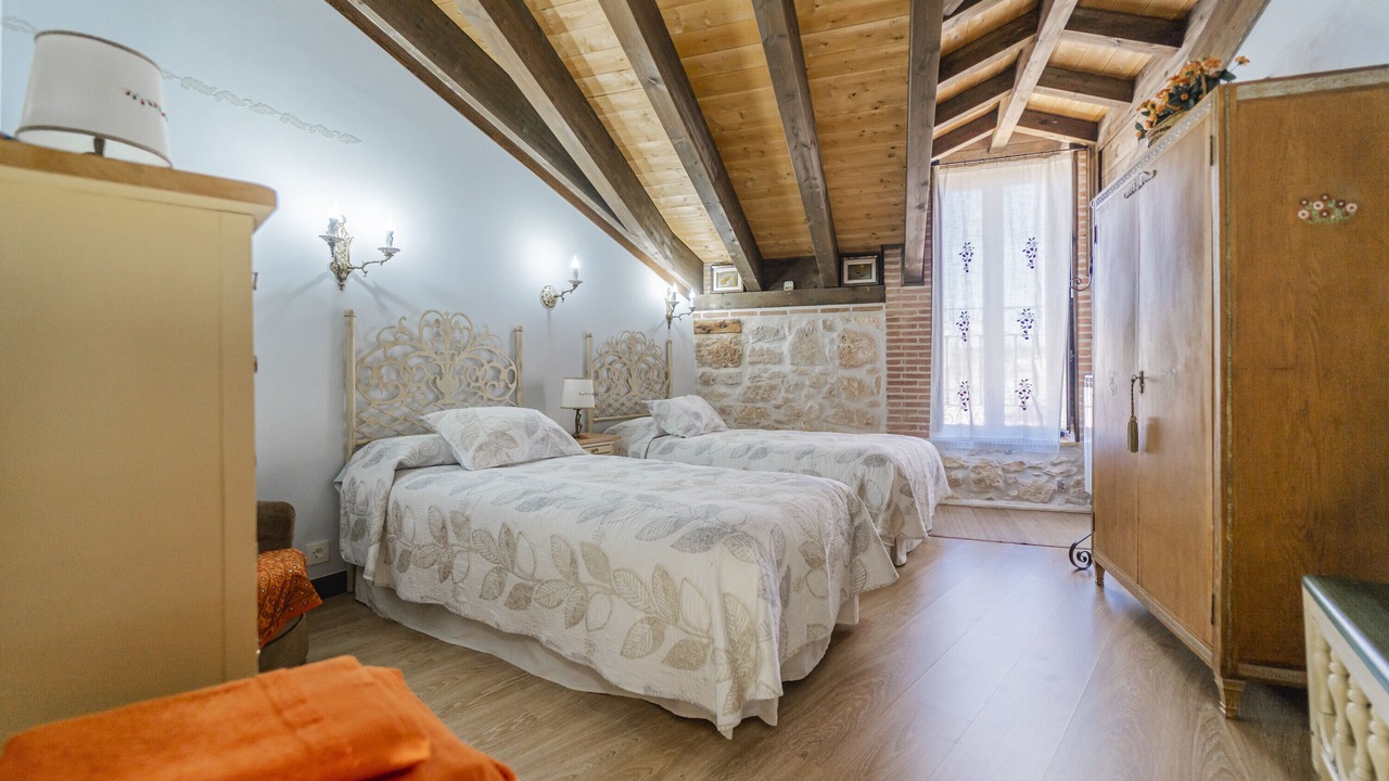 Photo of Bedroom in Moral de Hornuez