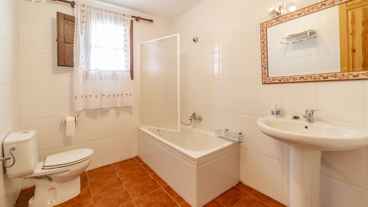 Photo of Bathroom in Urrez