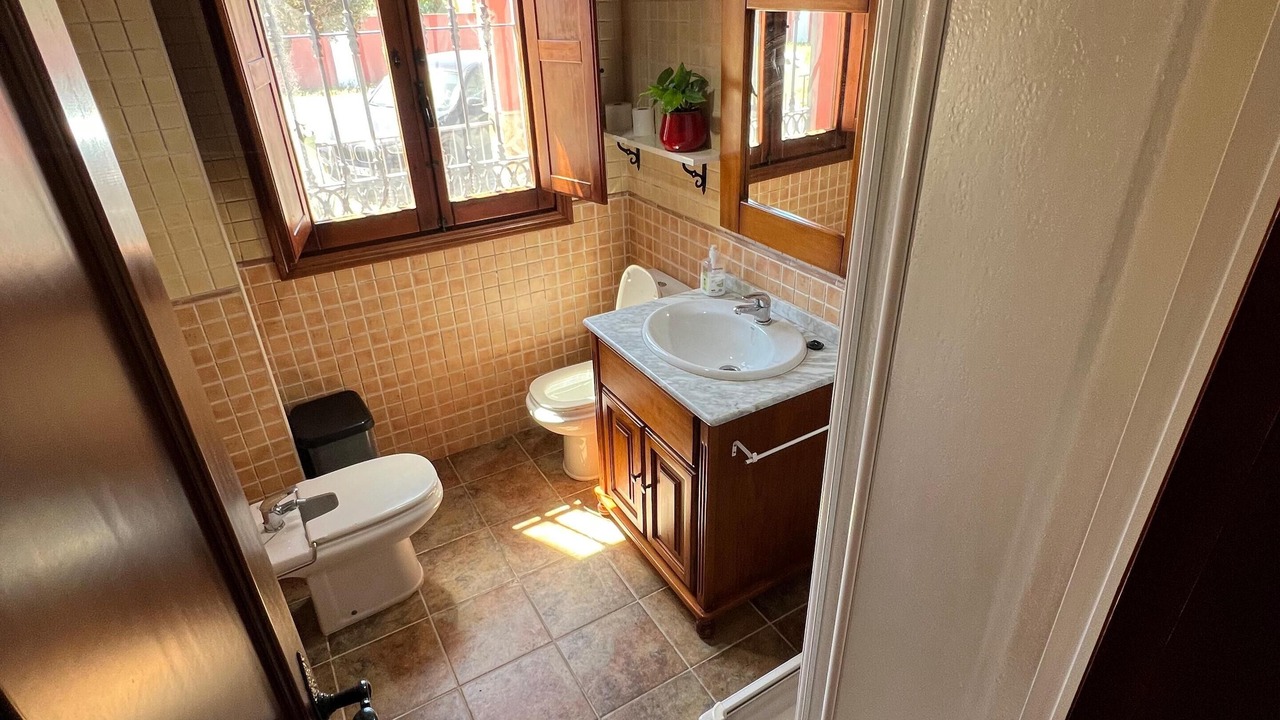 Photo of Bathroom in Coin