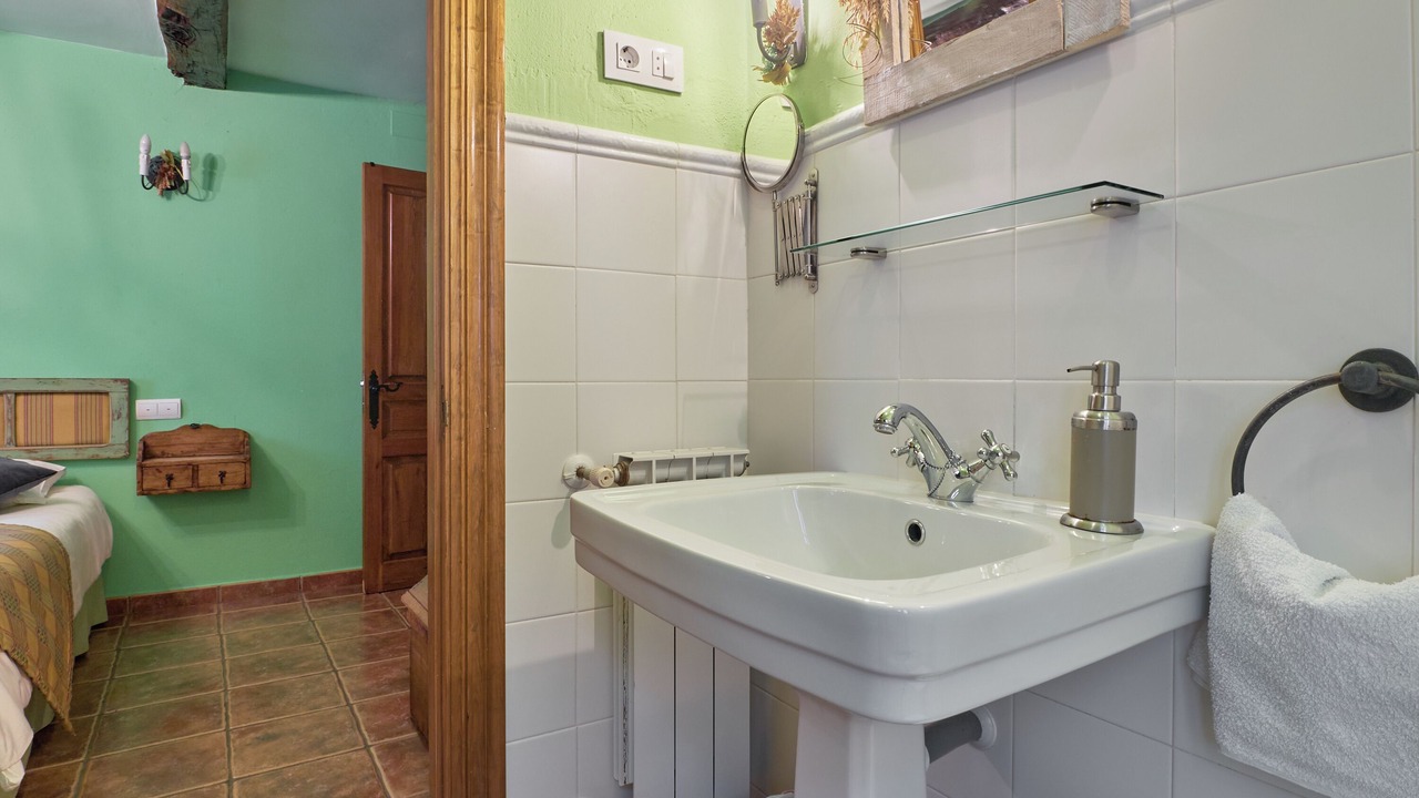 Photo of Bathroom in Robledo de la Guzpena